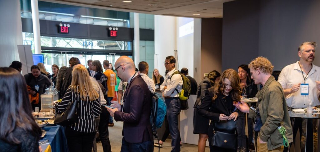 People Networking at FoodNiche Summit